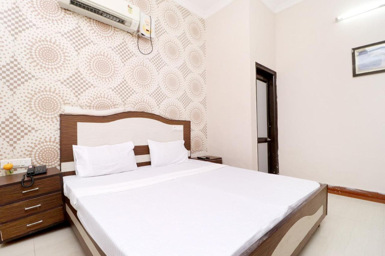 Hotel Vivek Plaza Shāhpur Exterior foto